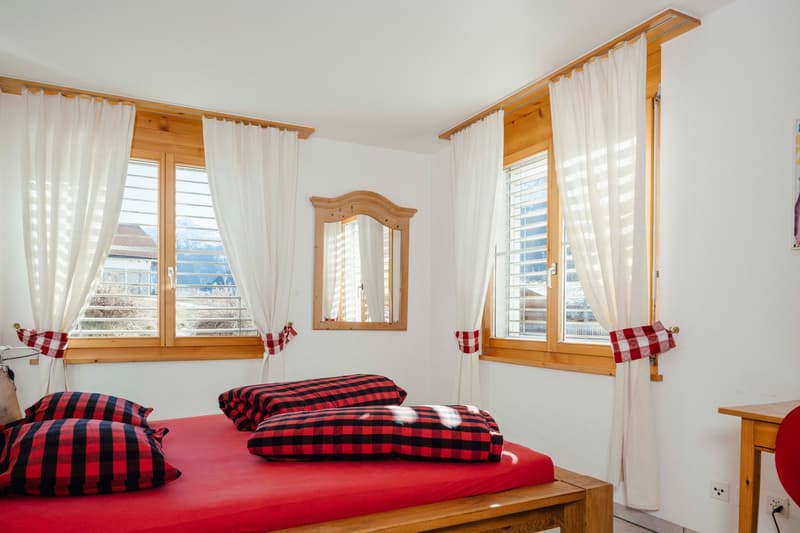 Moderne 3.5-Zimmer-Wohnung mit unverbaubarer Aussicht und sonnigem Sitzplatz (13)