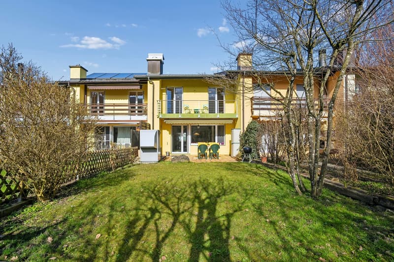 Casa a schiera curata con giardino a Wilen bei Wollerau (3)