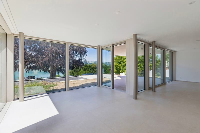 Exklusive Neubauvilla mit Pool und Seeblick (37)