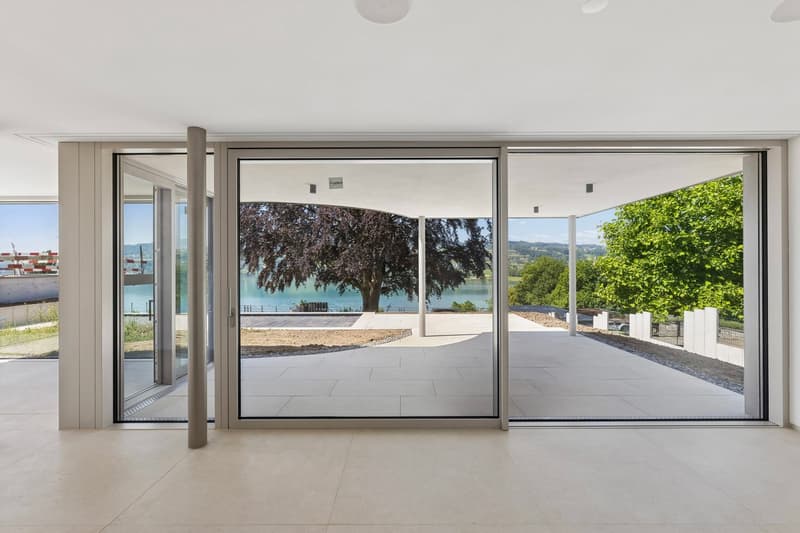 Exklusive Neubauvilla mit Pool und Seeblick (15)