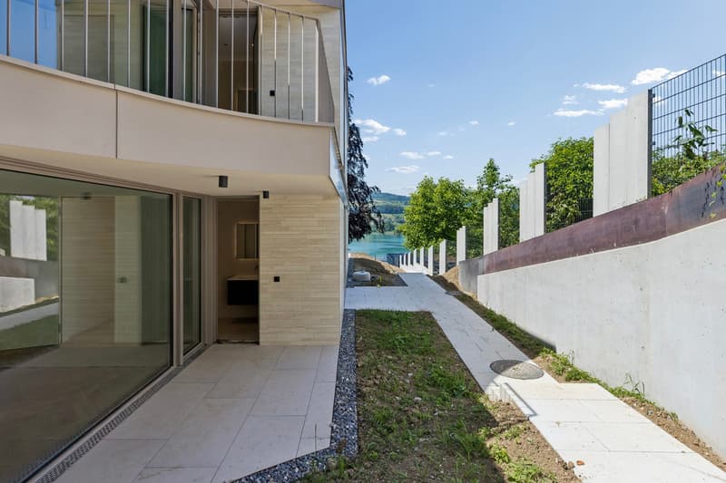 Exklusive Neubauvilla mit Pool und Seeblick (31)