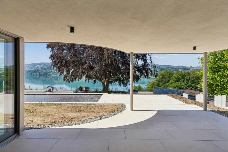 Exklusive Neubauvilla mit Pool und Seeblick (33)