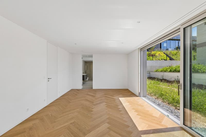Exklusive Neubauvilla mit Pool und Seeblick (28)