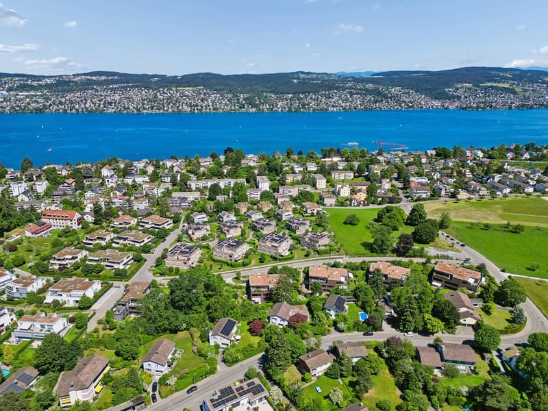 Exklusive 6.5 Zimmer Gartenwohnung mit Sauna (42)