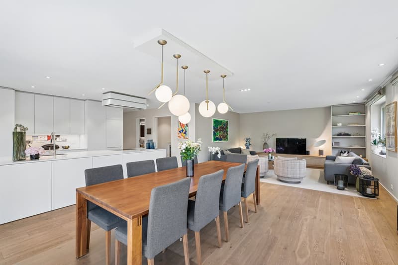 Exklusive 6.5 Zimmer Gartenwohnung mit Sauna (4)