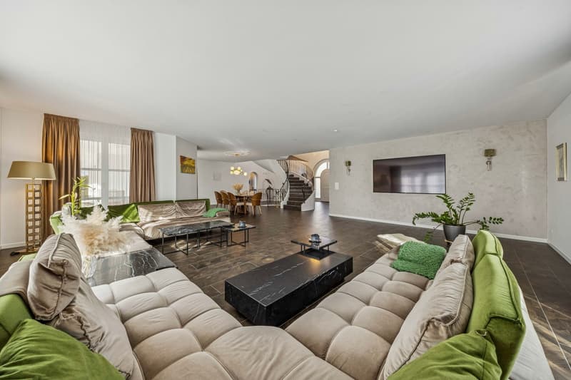 12-Zimmer-Villa mit Indoor-Pool | Mietkauf möglich (22)