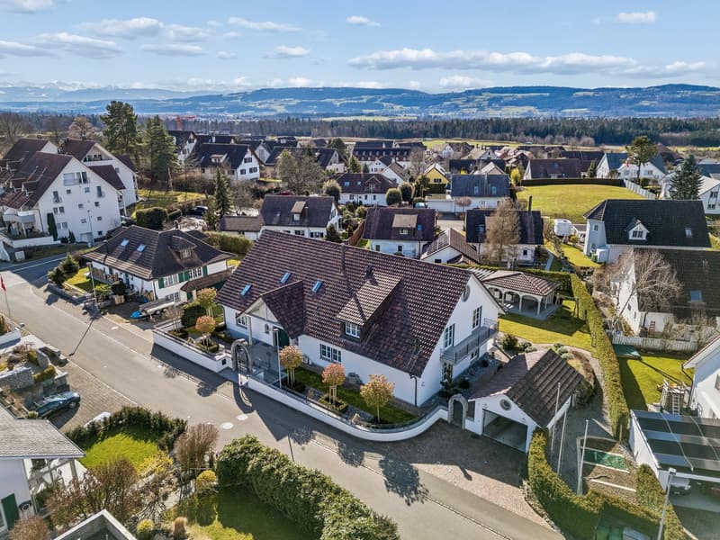 12-Zimmer-Villa mit Indoor-Pool | Mietkauf möglich (38)