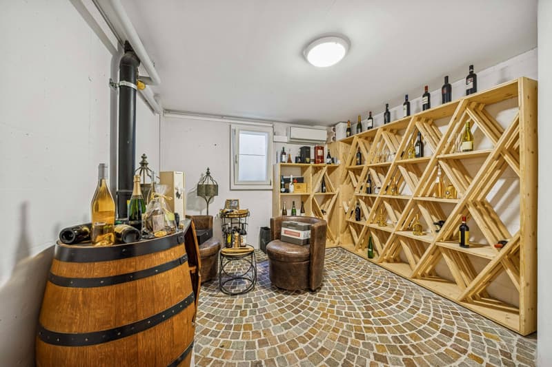 12-Zimmer-Villa mit Indoor-Pool | Mietkauf möglich (19)