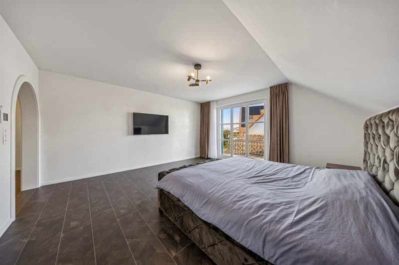 12-Zimmer-Villa mit Indoor-Pool | Mietkauf möglich (29)