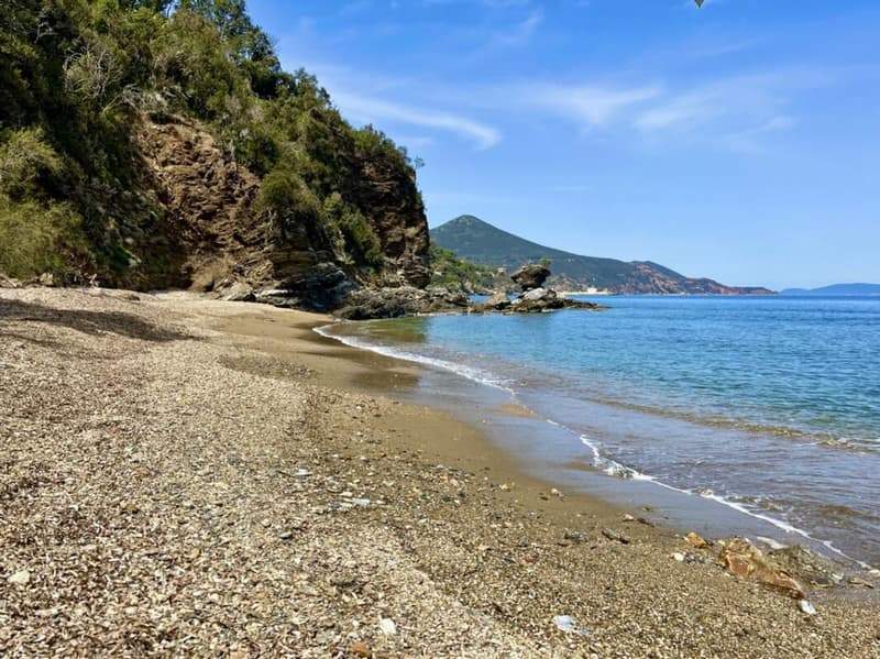 Traum Meergrundstück auf Elba - Villa direkt am Strand (2)