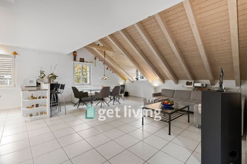 GROSSZÜGIGE DACHMAISONETTEWOHNUNG IM ALTEN DORFKERN | homegate.ch