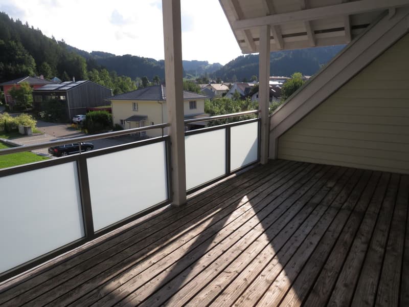 Moderne 4.5-Zimmer-Maisonette-Wohnung in idyllischer Lage (13)