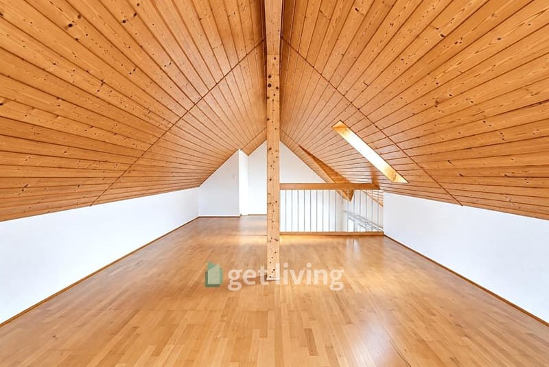 Moderne 4.5-Zimmer Dach-Maisonette-Wohnung in idyllischer Lage (8)
