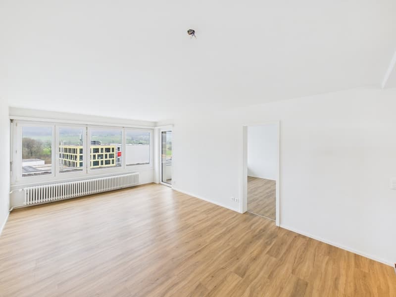 LICHTDURCHFLUTETE WOHNUNG MIT WEITSICHT UND OPTIMALER ANBINDUNG (1)