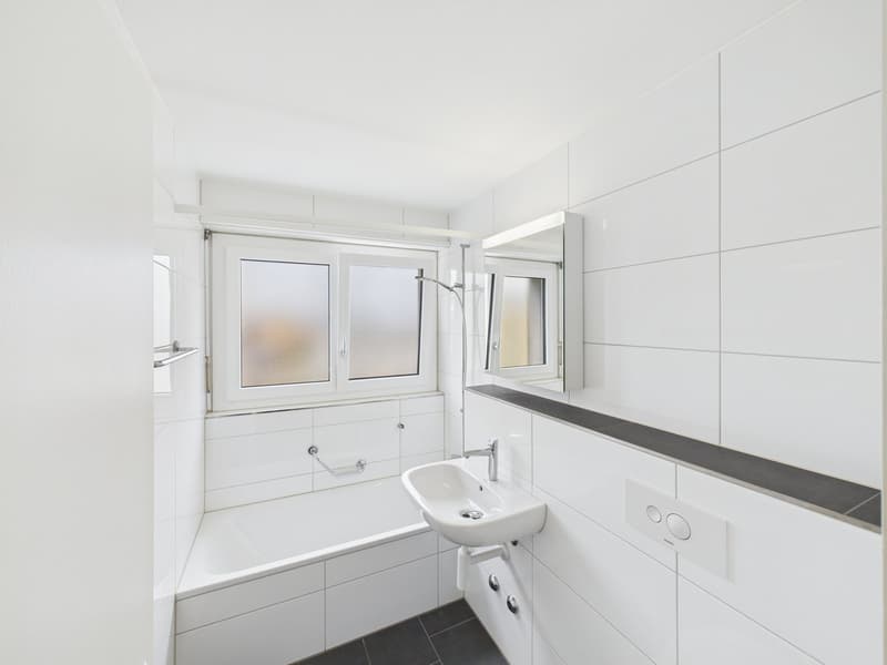 LICHTDURCHFLUTETE WOHNUNG MIT WEITSICHT UND OPTIMALER ANBINDUNG (6)