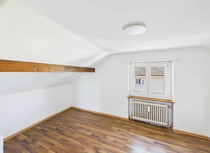Bezahlbare Dachwohnung für Singles (4)
