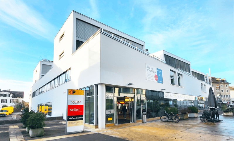 Frequented ground floor retail space right next to the post office! (11)