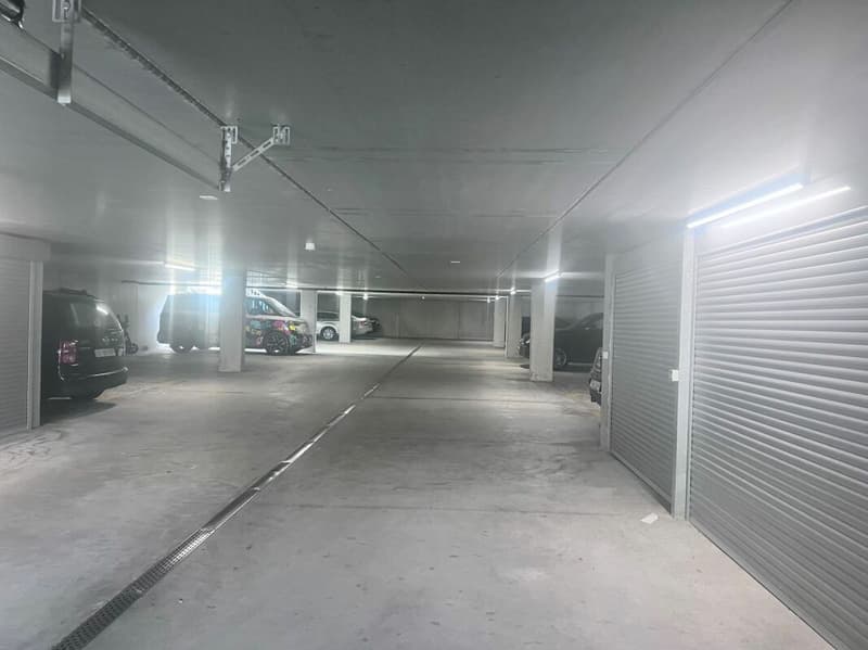 Tiefgaragenplatz (2)