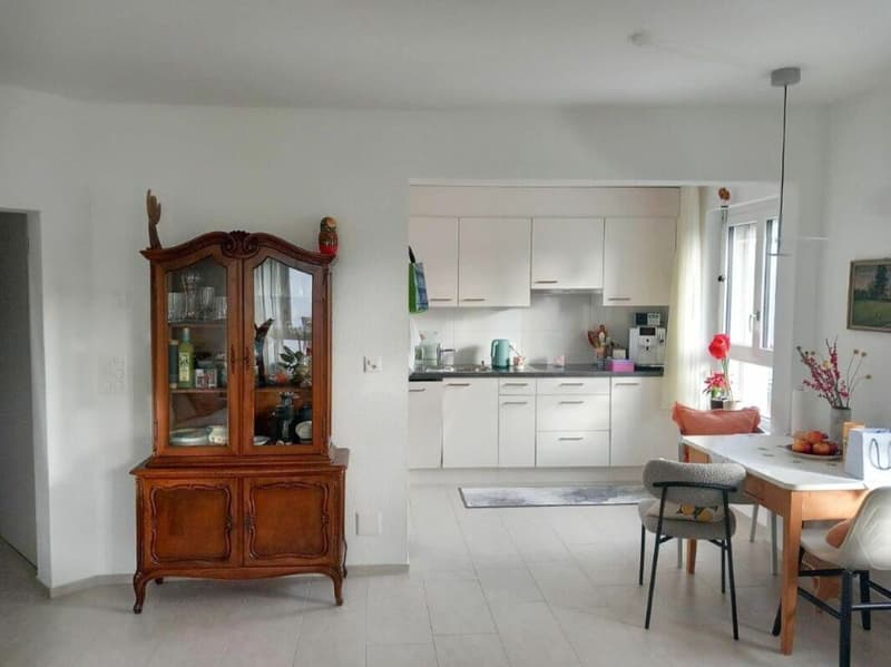 Möblierte 2.5 Zimmerwohnung mit Balkon (4)