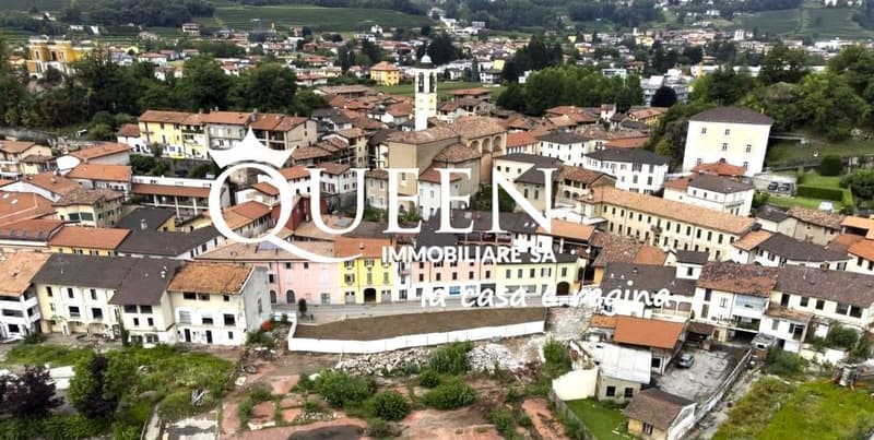 Stabio: casa di corte a reddito nel nucleo