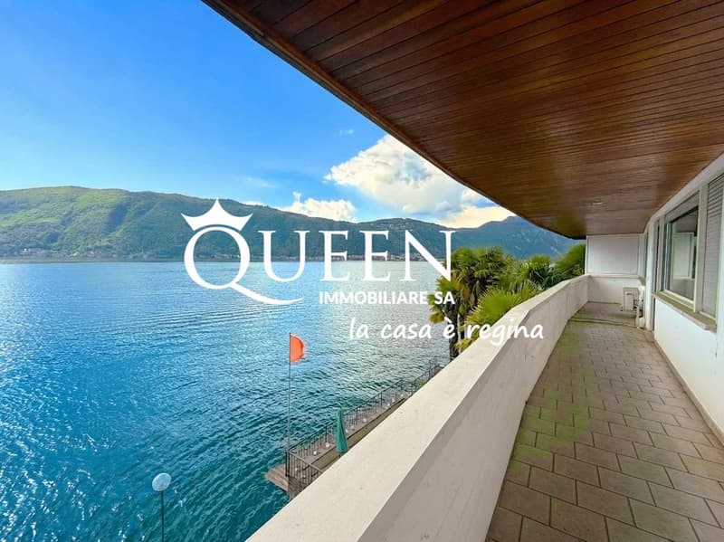 Bissone: villa pieds dans l'eau, 6 locali, 300 mq, terrazze, portico, (3)