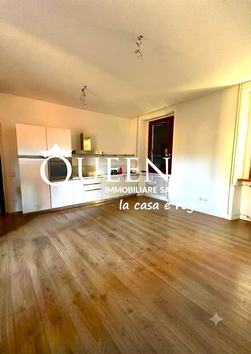 Stabio: luminoso appartamento 2.5 locali in caratteristica corte (2)