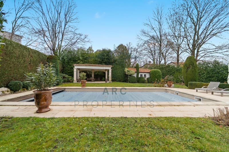 HERMANCE - MAGNIFIQUE MAISON VILLAGEOISE AVEC PISCINE (1)