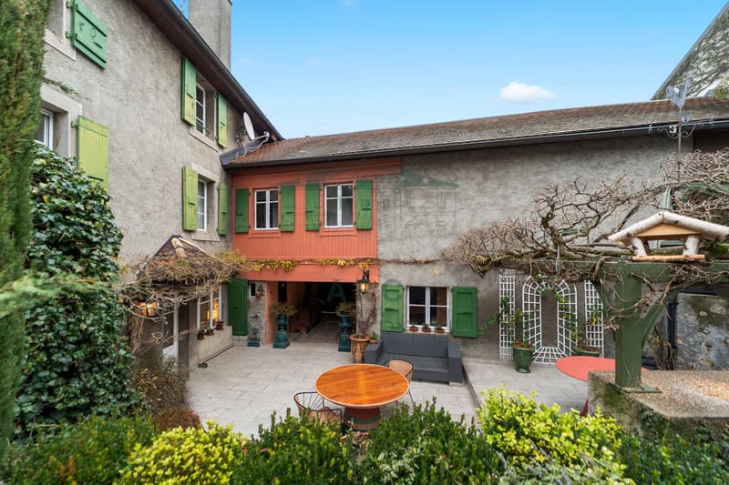 HERMANCE - MAGNIFIQUE MAISON VILLAGEOISE AVEC PISCINE (2)