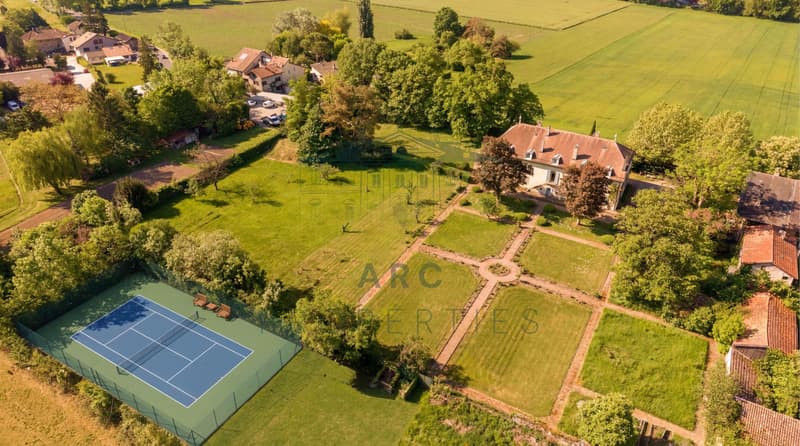VAND?UVRES - MAISON DE MAÎTRE SUR UNE GRANDE PARCELLE DE PLUS DE 10'000 M2 (4)