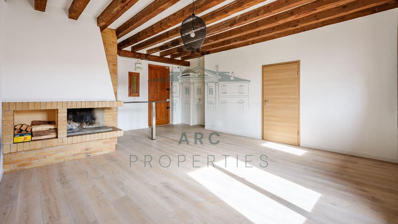 EAUX-VIVES - APPARTEMENT ENTIÈREMENT RÉNOVÉ (2)