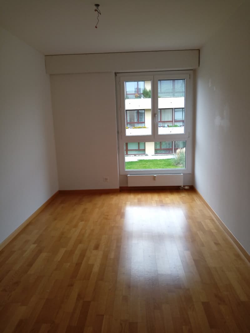 Moderne Erdgeschosswohnung mit grosser Terrasse (7)