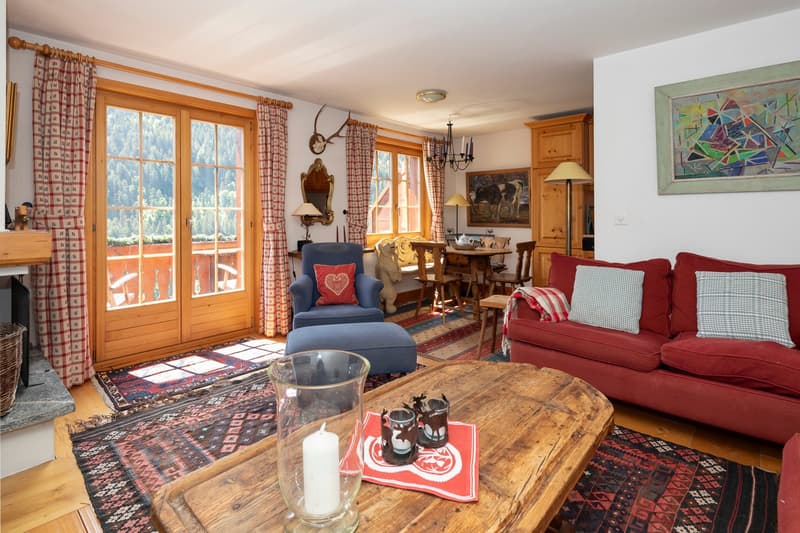 Duplex 5 pièces  dans un endroit très calme et offrant une vue magnifique sur les montagnes. (8)
