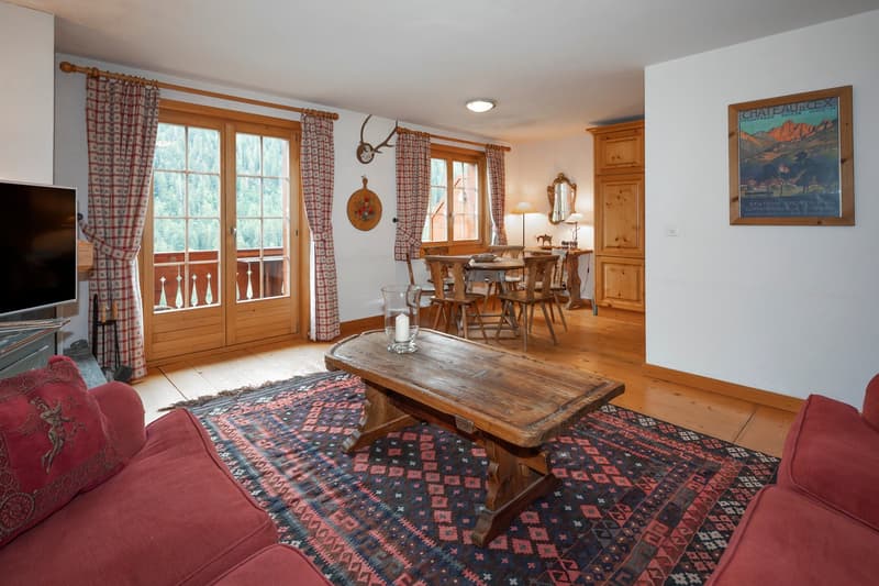 Duplex 5 pièces dans un endroit très calme et offrant une vue magnifique sur les montagnes. (7)