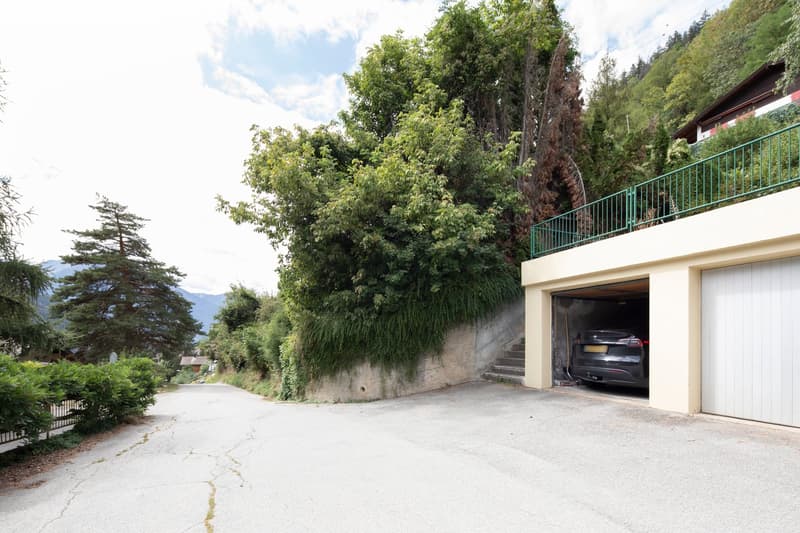 Renoviertes und bezugsfertiges Chalet mit Sauna und der Option zum Kauf einer eigenen Privatgarage (30)
