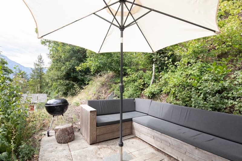 Renoviertes und bezugsfertiges Chalet mit Sauna und der Option zum Kauf einer eigenen Privatgarage (4)