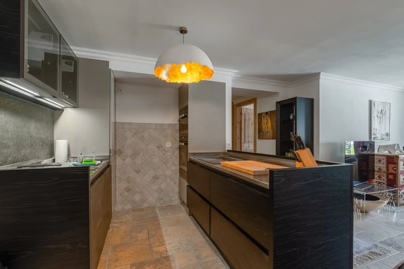 Elegance restored in a palace transformed into a residence. (5)