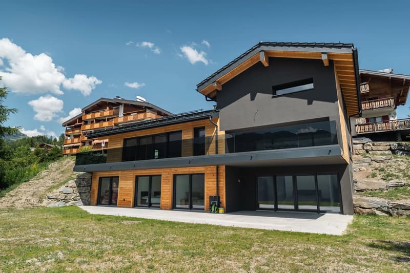 New chalet in Crans-Montana with panoramic views. (4)