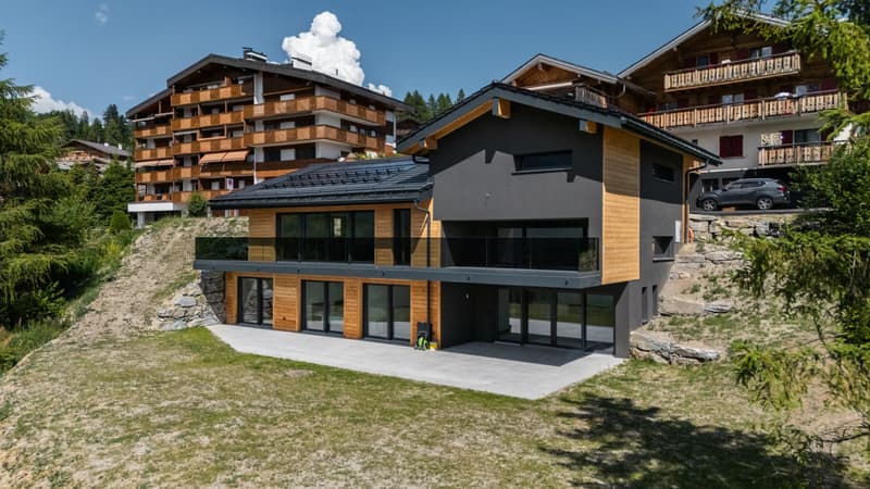 New chalet in Crans-Montana with panoramic views. (2)