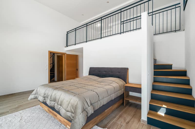 New chalet in Crans-Montana with panoramic views. (11)