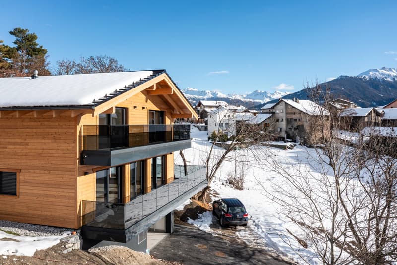 Chalet in Lens where contemporary comfort meets the art of alpine living (2)