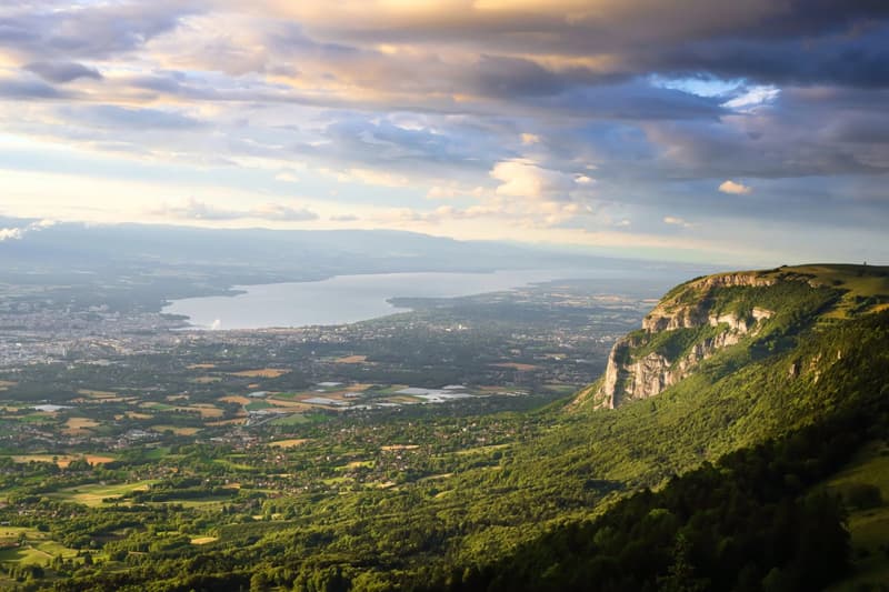 An Exceptional Estate with Panoramic Views of the Salève (2)