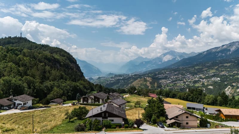 Chalet in Lens with breathtaking valley views (2)