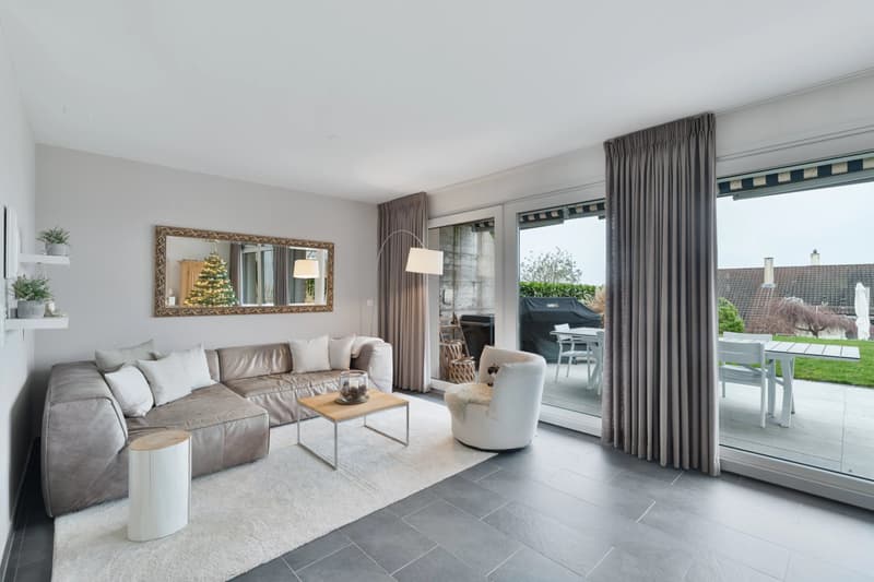 Elegant Semi-Detached Villa with Panoramic Views of the Lake and the Alps (6)