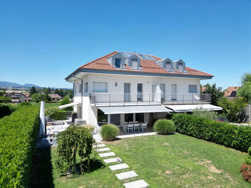Elegant Semi-Detached Villa with Panoramic Views of the Lake and the Alps (1)