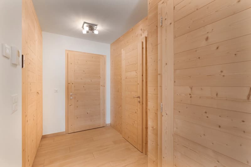 Elegant 3.5-Room Apartment with Balcony in the Heart of Nendaz (7)