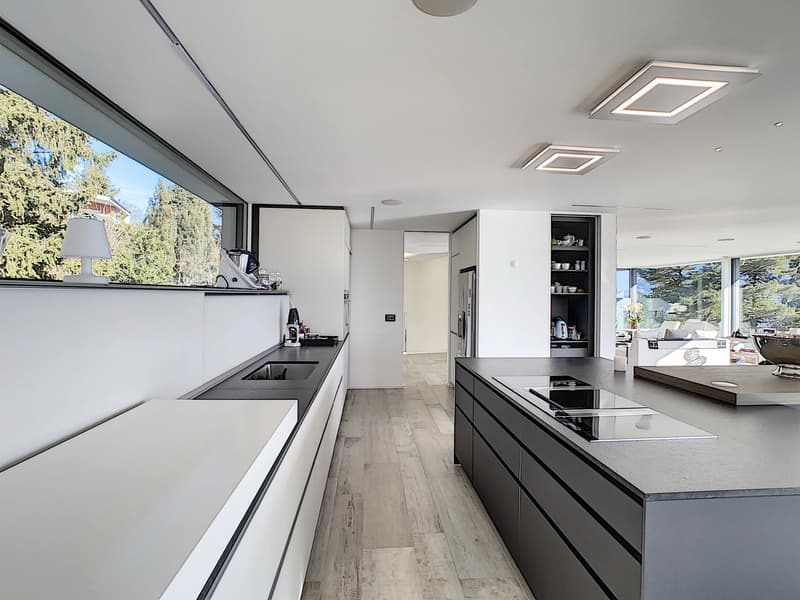 Exceptional Contemporary Villa with Panoramic Views over Lake Geneva and the Alps (4)