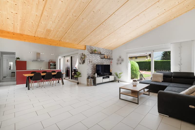 Detached 7.5-Room Villa with Stunning Views of the Haut de Cry (3)