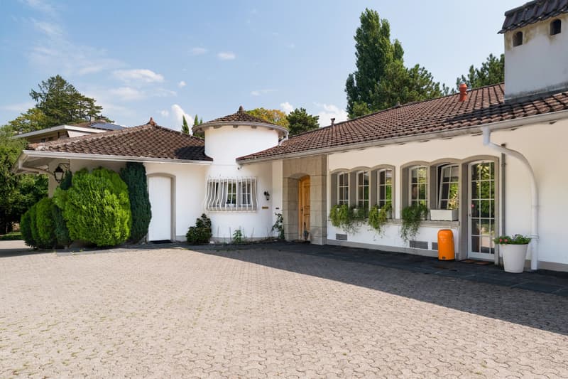 Exceptional Semi-Detached Villa with Panoramic Views of Lake Geneva and the Alps in Vevey (12)