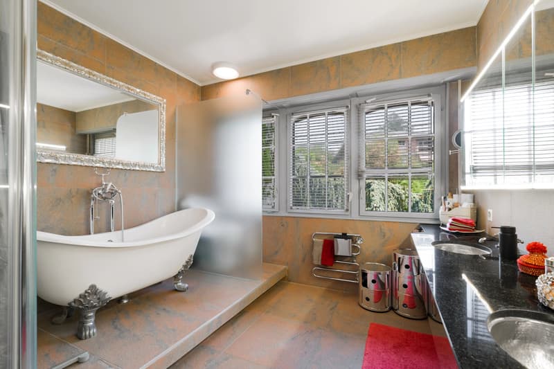 Exceptional Semi-Detached Villa with Panoramic Views of Lake Geneva and the Alps in Vevey (10)