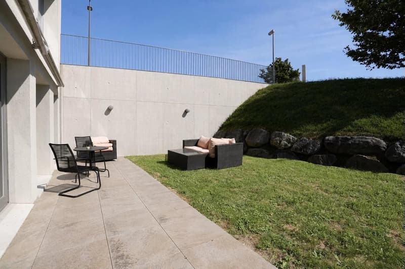 45 m² Office Space with Private Garden and Parking, Close to the Lake (4)